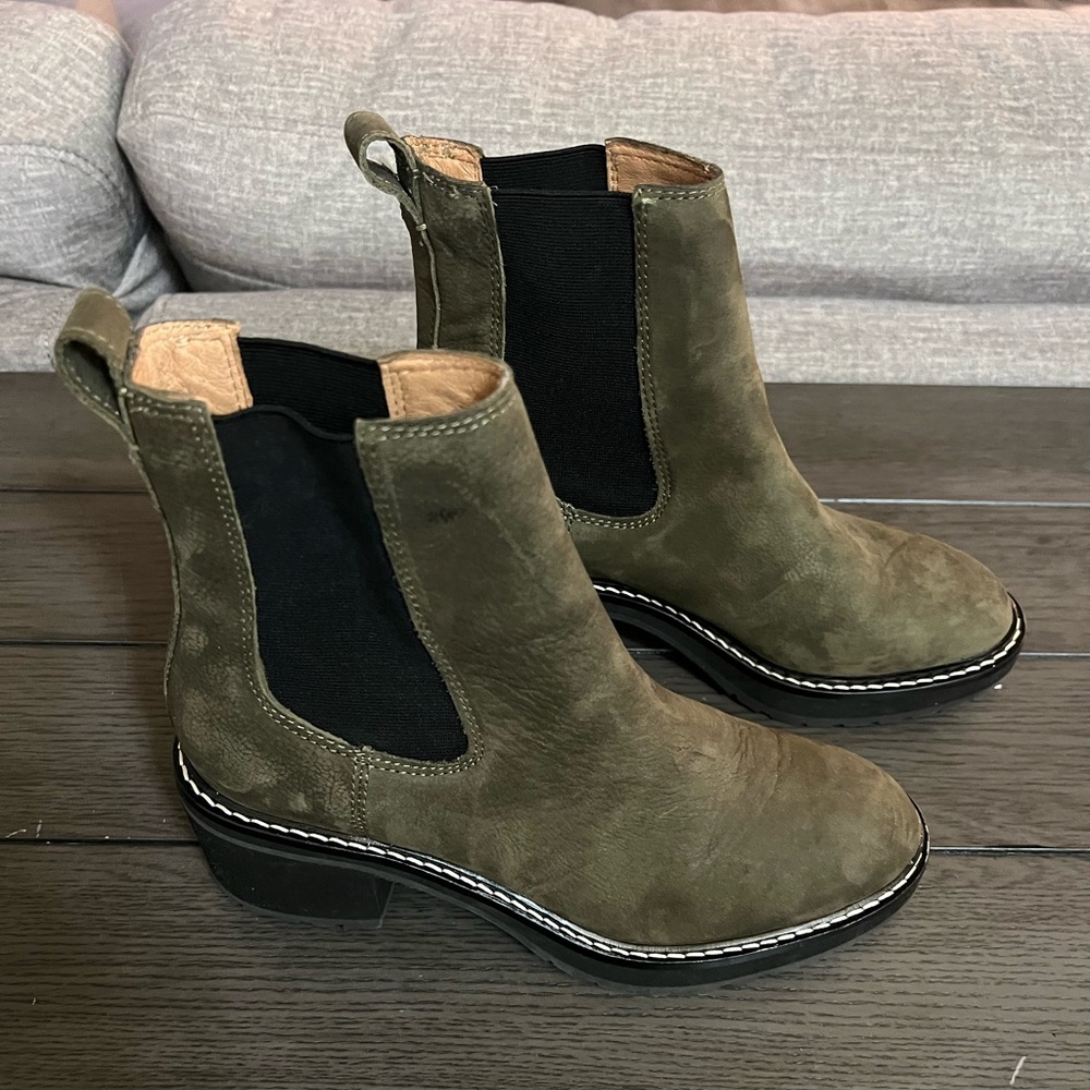 Madewell Cargo Pull on Boots Size 7 New